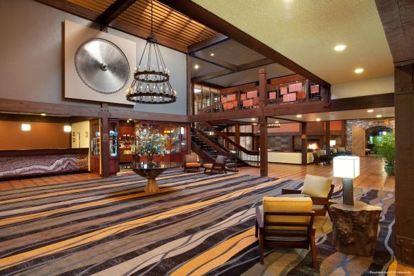 Valley River Inn (Eugene)